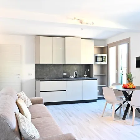 Apartament Lakesweetlakecomo Como