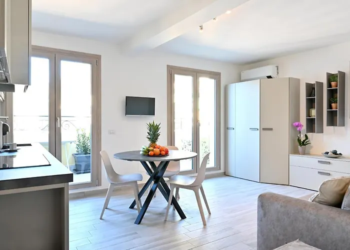 Lakesweetlakecomo شقة